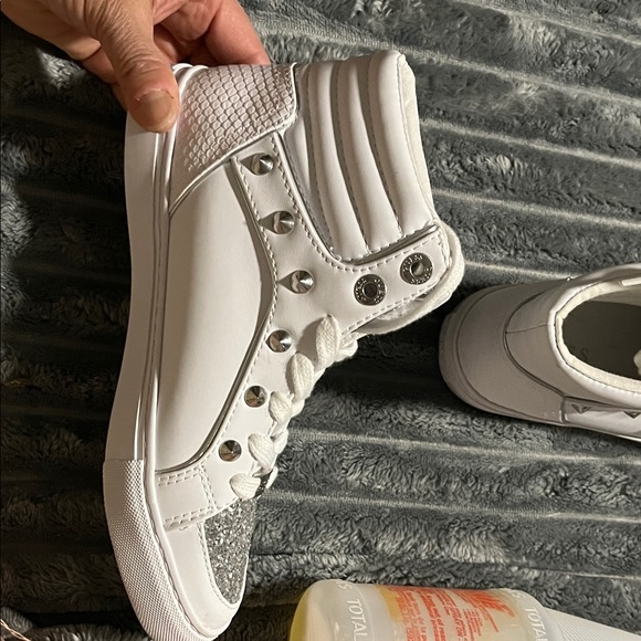 Guess White and Silver High-Top Sneakers - Picture 3 of 8